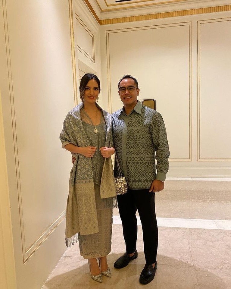 Selalu Kompak & Mesra, Nia Ramadhani dan Ardi Bakrie Ditangkap Narkoba Selalu Kompak & Mesra, Nia Ramadhani dan Ardie Bakrie Ditangkap Narkoba