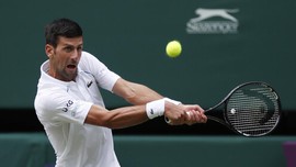 Hasil Wimbledon: Djokovic ke Semifinal, Federer Tumbang