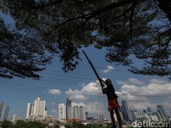 Fenomena Warga Kelas Menengah Turun Kasta Karena Makan Tabungan