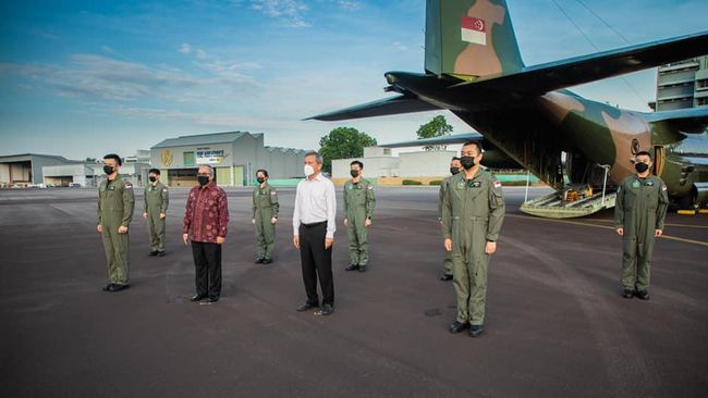 Singapura Kirim Bantuan Tabung Oksigen dan Alkes Lainnya ke Indonesia!