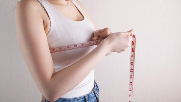 Diet Bikin Ukuran Payudara Mengecil, Mitos atau Fakta?