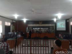 Terbukti Korupsi Rp 1,8 Miliar, Eks Sekda Riau Divonis 3 Tahun Bui