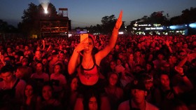 FOTO: Festival Musik 40 Ribu Pengunjung Digelar di Serbia
