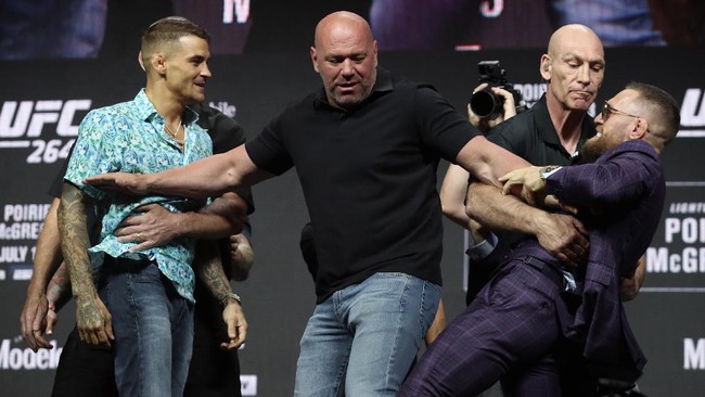 Presiden UFC, Dana White membenarkan Conor McGregor memiliki masalah radang sendi kronis jelang menghadapi Dustin Poirier di UFC 264.
