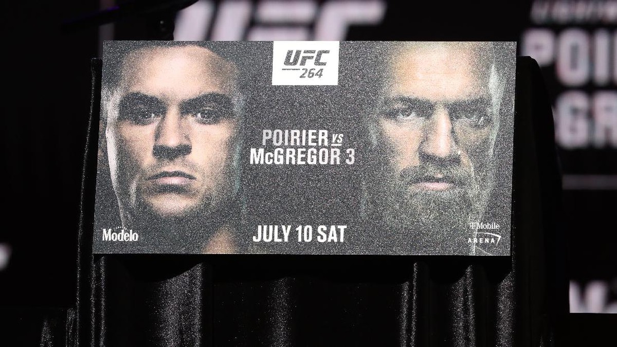 FOTO: Hinaan dan Tendangan McGregor ke Poirier di UFC 264
