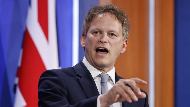 Menteri Transportasi Inggris, Grant Shapps, meminta pendukung timnas Italia tidak datang ke negaranya untuk menyaksikan laga final Euro 2020 pada Minggu (11/7).