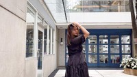 <p>Maternity dress membuat penampilan wanita berusia 33 tahun itu semakin elegan. Paula Verhoeven mengunggah deretan potret OOTD ke laman Instagram pribadinya. (Foto: Instagram: @paula_verhoeven)</p>