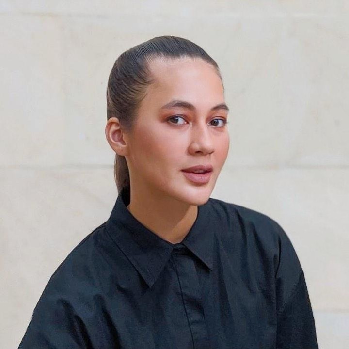 <p>Tak hanya terlihat modis, Paula Verhoeven juga tampak semakin cantik ketika hamil anak kedua. Aura keibuan semakin terpancar dari wajahnya. Tengok saja potret Paula dengan pulasan makeup nude. (Foto: Instagram: @paula_verhoeven)</p>
