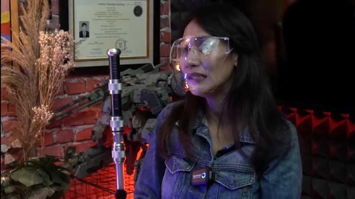 Wenny Ariani adalah sosok W yang membuat publik penasaran karena mengaku punya anak dengan Rezky&period; Yuk kita lihat sosoknya&excl;