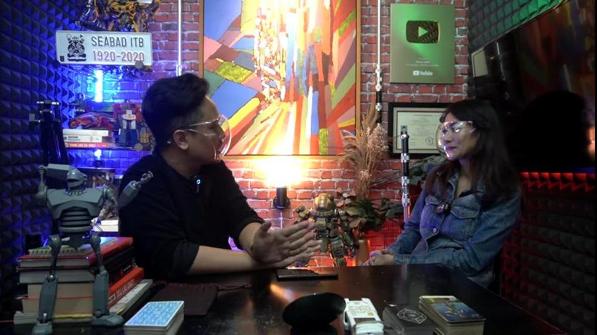 Wenny Ariani adalah sosok W yang membuat publik penasaran karena mengaku punya anak dengan Rezky&period; Yuk kita lihat sosoknya&excl;