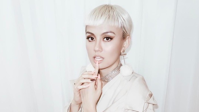 Rambut Pendek Bikin Mati Gaya? Tiru 7 Gaya Rambut Pendek yang Bikin Pangling