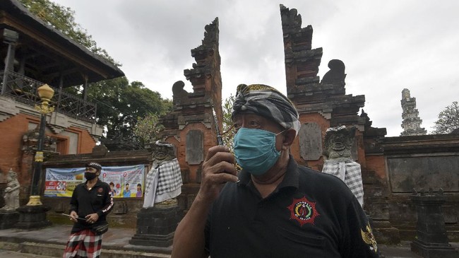 Menko Marves Luhut Binsar Pandjaitan yang menjadi komandan PPKM Jawa Bali mengatakan secara umum terjadi penurunan kecuali di Malang Raya dan Bali.