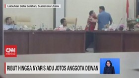 VIDEO: Ribut Hingga Nyaris Adu Jotos Anggota Dewan