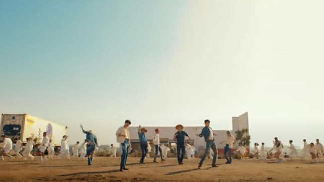 Pengumuman BTS untuk menjalani wajib militer di Korea Selatan mendorong saham HYBE Co, manajemen boy band tersebut, naik 7,8 persen hari ini.