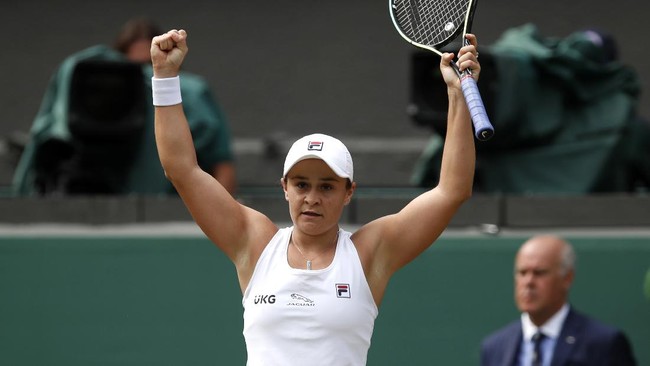 Petenis Australia Ashleigh Barty akan menghadapi Karolina Pliskova dari Republik Ceko dalam final Wimbledon 2021 di Centre Court, Sabtu (10/7).