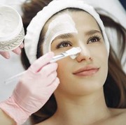 Manfaat Alpha Arbutin, Pencerah yang Aman dan Cocok untuk Semua Jenis Kulit