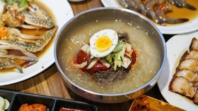 img-title Kanker Kerongkongan dan 3 Bahaya Makan Makanan Panas Lainnya