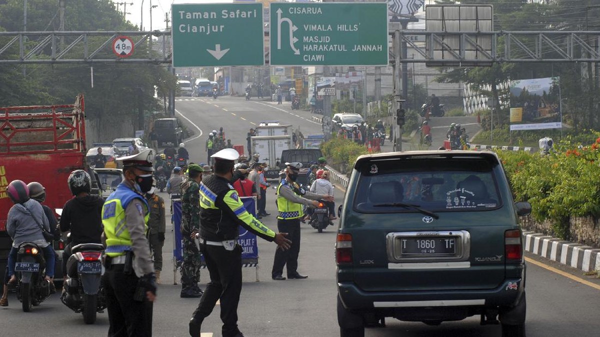 FOTO: Lengang Jalur Puncak di Pekan Kedua PPK Darurat