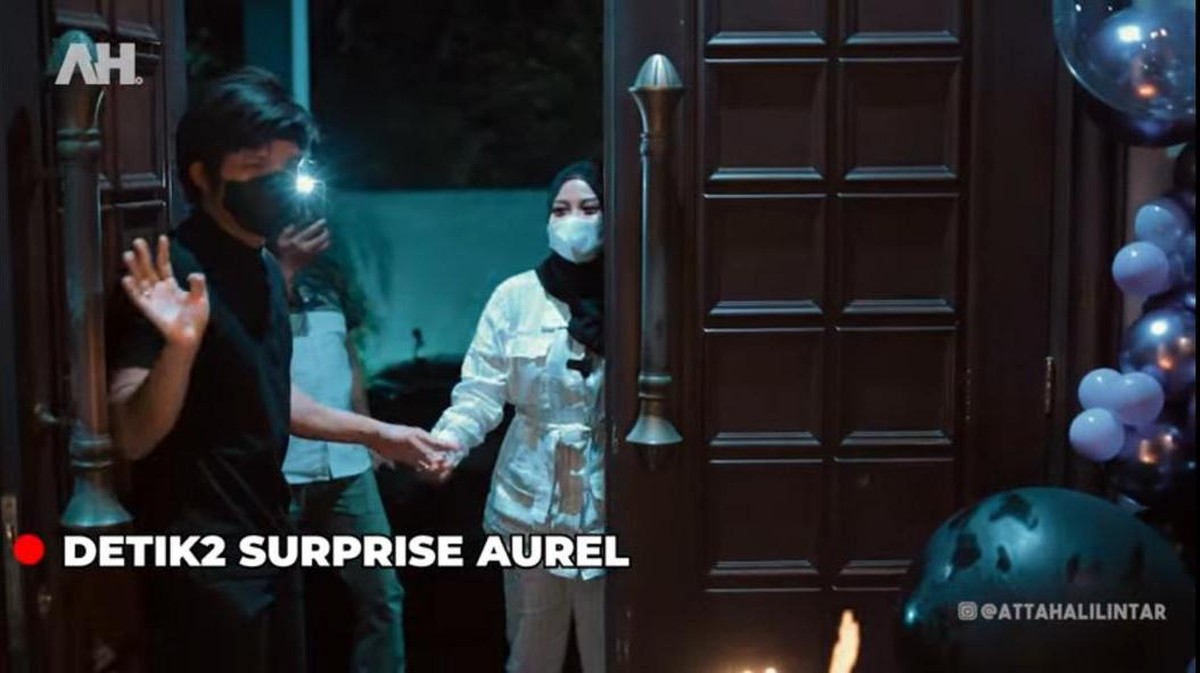 Aurel Hermansyah baru saja merayakan ulang tahunnya yang ke 23&period; Aurel dapat kejutan dari sang suami Atta&period; Yuk intip momennya&excl;
