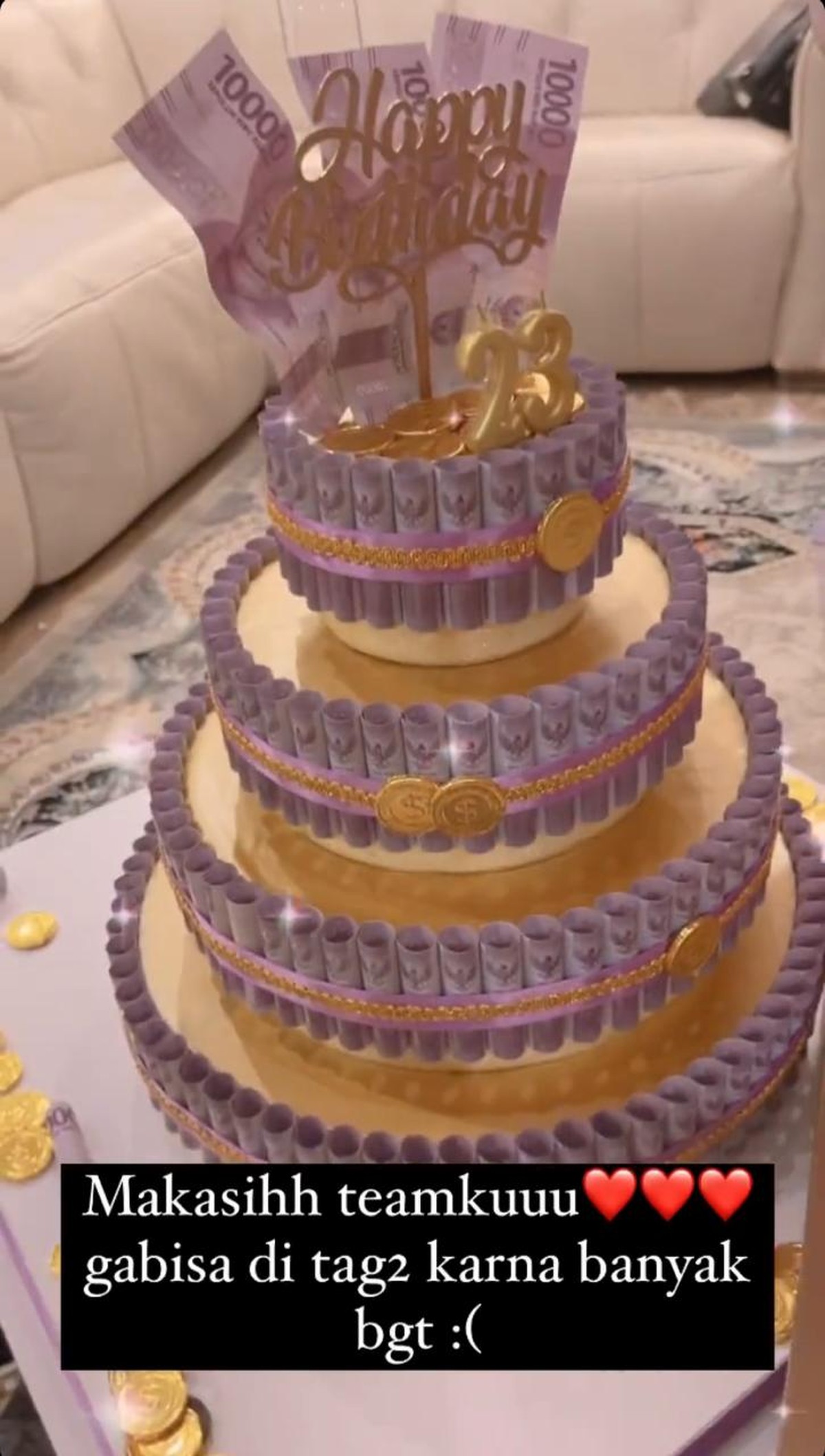 Aurel Hermansyah baru saja merayakan ulang tahunnya yang ke 23&period; Aurel dapat kejutan dari sang suami Atta&period; Yuk intip momennya&excl;