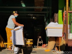 Perajin Peti Mati di Boyolali Kewalahan hingga Tolak Pesanan