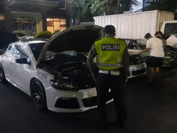 Balap Liar di Masa PPKM Darurat di Senayan, 7 Mobil Mewah Ditilang