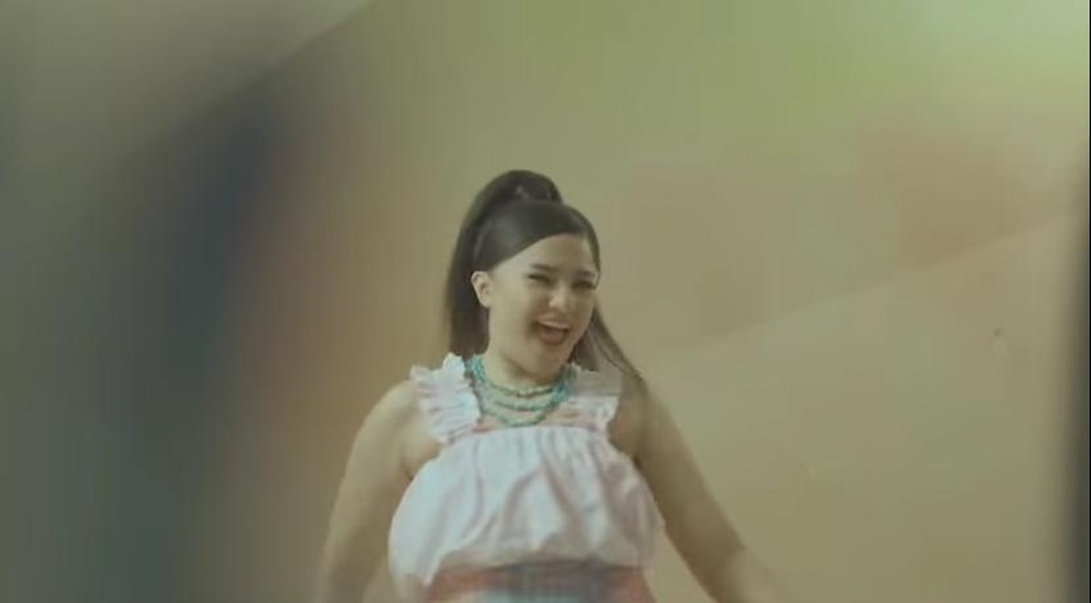 Marshanda baru saja mengunggah fotonya dengan badan tampak berisi karena konsumsi obat gangguan bipolar&period; Yuk intip&excl;