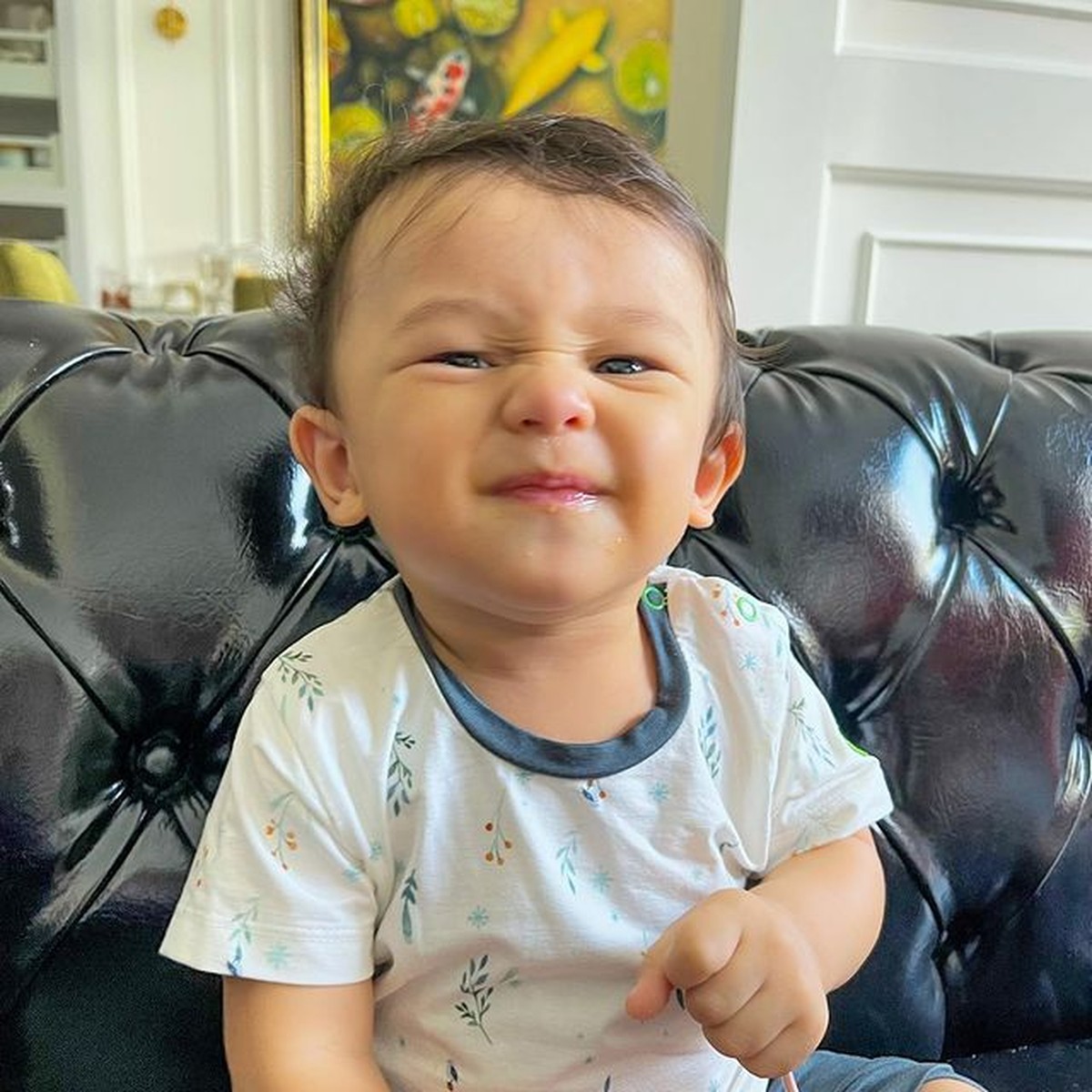 Potret Tampan Baby Saka Putra Ussy Sulistiawaty&comma; Si Tampan Vincenzo Cilik