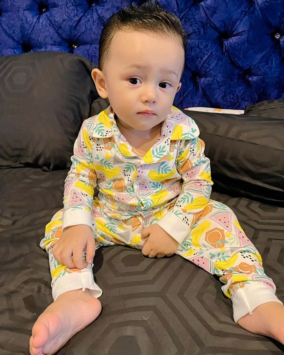 Potret Tampan Baby Saka Putra Ussy Sulistiawaty&comma; Si Tampan Vincenzo Cilik