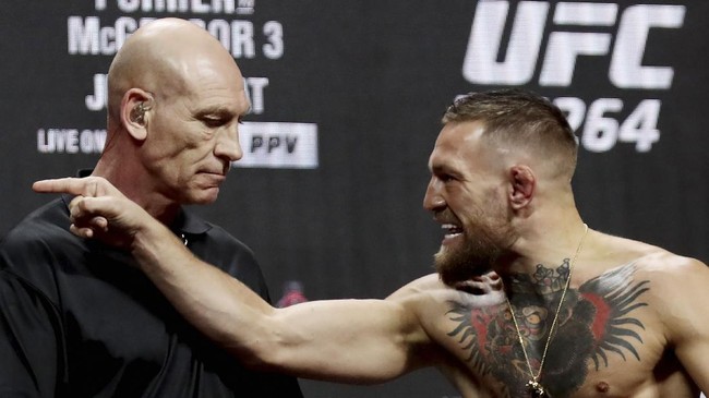 Mantan pelatih Mike Tyson Teddy Atlas memberikan peringatan kepada Conor McGregor yang dilaporkan akan melawan Logan Paul dalam pertarungan tinju.