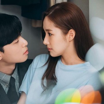 img-title Rekomendasi 5 Drakor Romantis di Netflix yang Bikin Baper dan Sayang