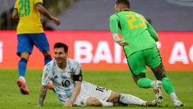 McGregor Dihargai Rp300 Ribu, Messi Kembali Bela Barcelona
