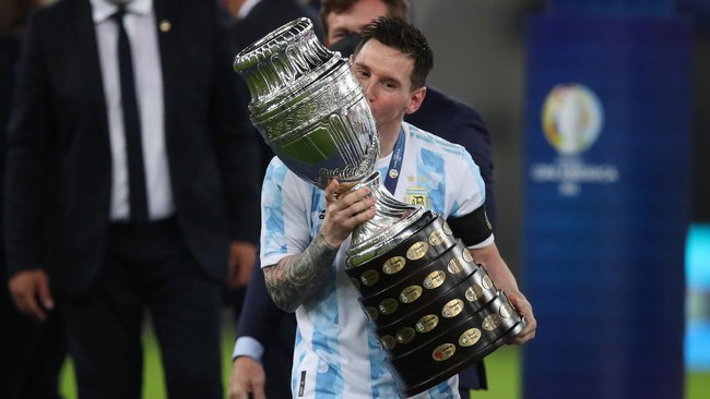 Berita pilihan dari dunia olahraga mulai dari Khabib Nurmagomedov, Gianluigi Donnarumma, hingga Lionel Messi.