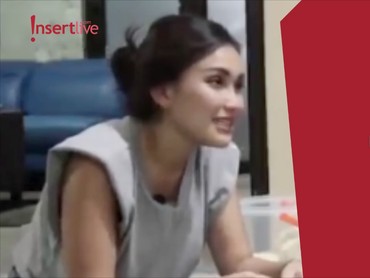 img-title TikTokers Parodikan Gaya Ayah Rojak Pamer Ayu Ting Ting Mampu Beli Rumah Mewah