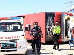 Bus Melaju Kencang Terguling di Tol Pemalang, 8 Penumpang Tewas-20 Luka