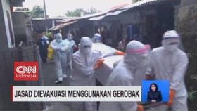 VIDEO: Jasad Dievakuasi Menggunakan Gerobak