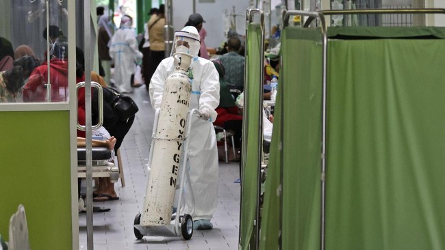 Kasus Covid Merendah ke 17 Ribu, Kematian Tambah 1.245 Pasien Laju penyebaran covid-19 di Indonesia masih menunjukkan tren naik. Pemerintah masih berupaya menekan penyebaran virus corona melalui PPKM berdasarkan level.