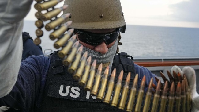 Amerika mengirim paket bantuan keamanan termasuk persenjataan dan amunisi senilai US$60 juta atau setara Rp861 miliar ke Ukraina.