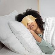 5 Manfaat Gunakan Eye Mask Sutra, Bantu Ciptakan Tidur Berkualitas