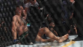 Alasan Joe Rogan Wawancara McGregor Saat Patah Kaki di UFC
