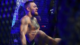 McGregor Berlatih Keras Bak Rocky Balboa Usai Berat Badan Naik 16 Kg