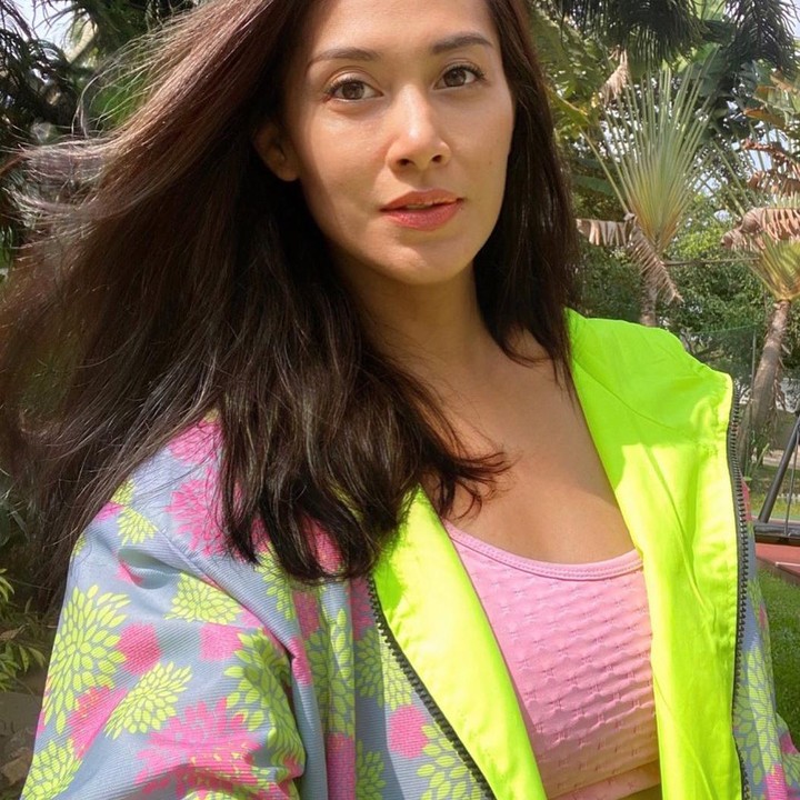 <p>Bagaimana tidak, ibu dari dua orang putra ini memang terlihat awet muda banget, saat menunjukkan bare face. Ya, saat tanpa riasan, pesona Diah semakin memancar. (Foto: Instagram @dps_diahpermatasari)</p>