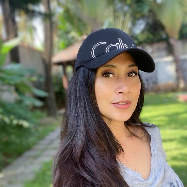 <p>Diah sendiri sering membagikan potret kesehariannnya di Instagram pribadi, Bunda. Ia terlihat sangat percaya diri meski tanpa riasan, membuat kecantikan alami semakin memancar kan? (Foto: Instagram @dps_diahpermatasari)</p>