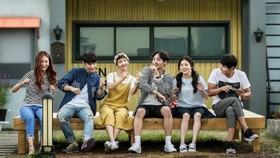 Sinopsis Because It's The First Time, Rumitnya Cinta Segitiga