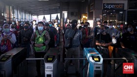 KRL-TransJakarta Bebaskan Warga Hendak Vaksinasi Tanpa STRP
