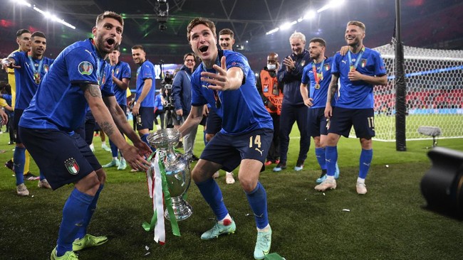 Semangat yang ditunjukkan Federico Chiesa turut membantu Italia keluar dari tekanan lawan Inggris di final Euro 2020 (Euro 2021).