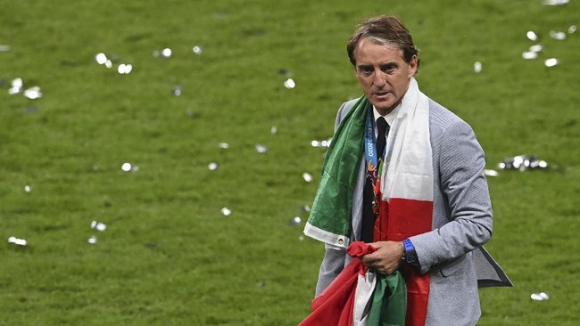 Kursi putra Roberto Mancini, Andrea, telah dicuri oleh Fan Inggris yang tidak memiliki tiket pada laga final Euro 2020 (Euro 2021) di Stadion Wembley.