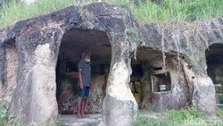 Kisah Kakek di Sulut Tinggal di Rumah Batu, Listrik Numpang Tetangga