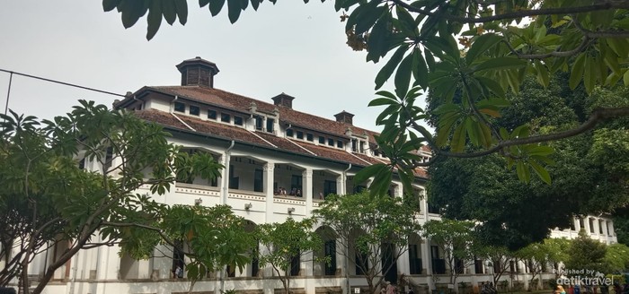 Lawang sewu 4 Kota dengan Tata Kota Terbaik di Indonesia
