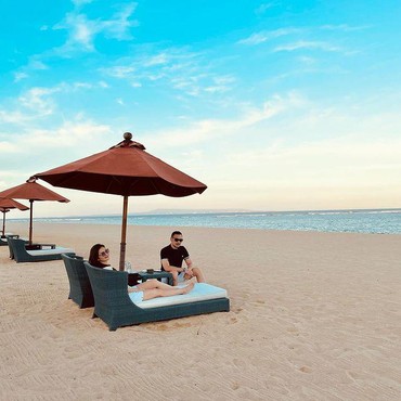 Liburan Mewah Rasa Bulan Madu Cut Tari dan Richard Kevin di Bali